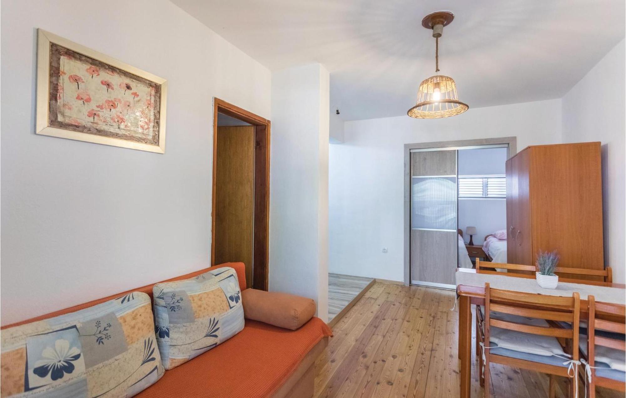 Awesome Apartment In Klek With Kitchen Bagian luar foto