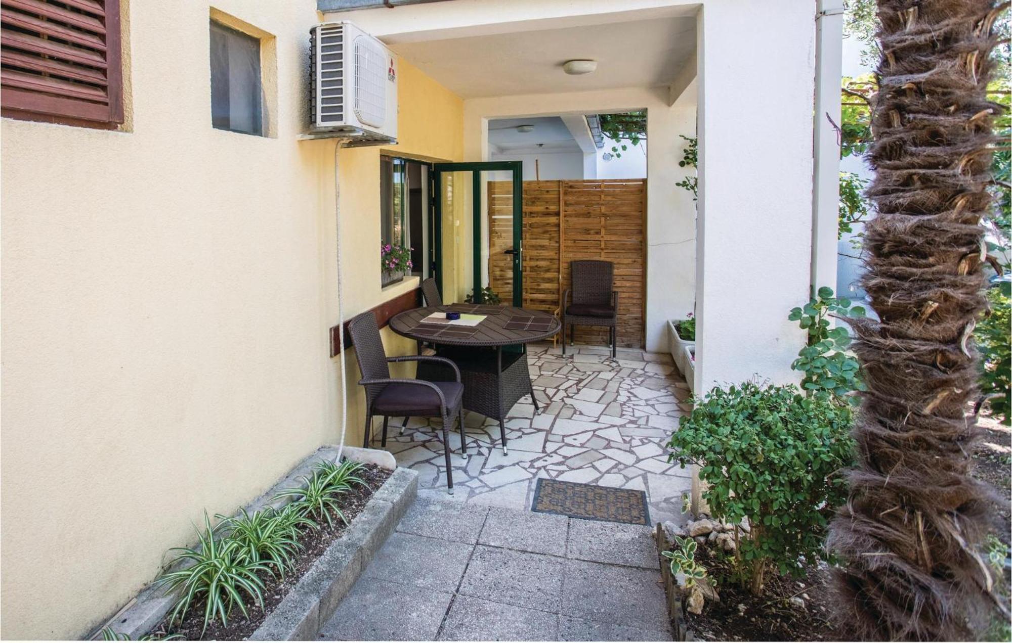 Awesome Apartment In Klek With Kitchen Bagian luar foto