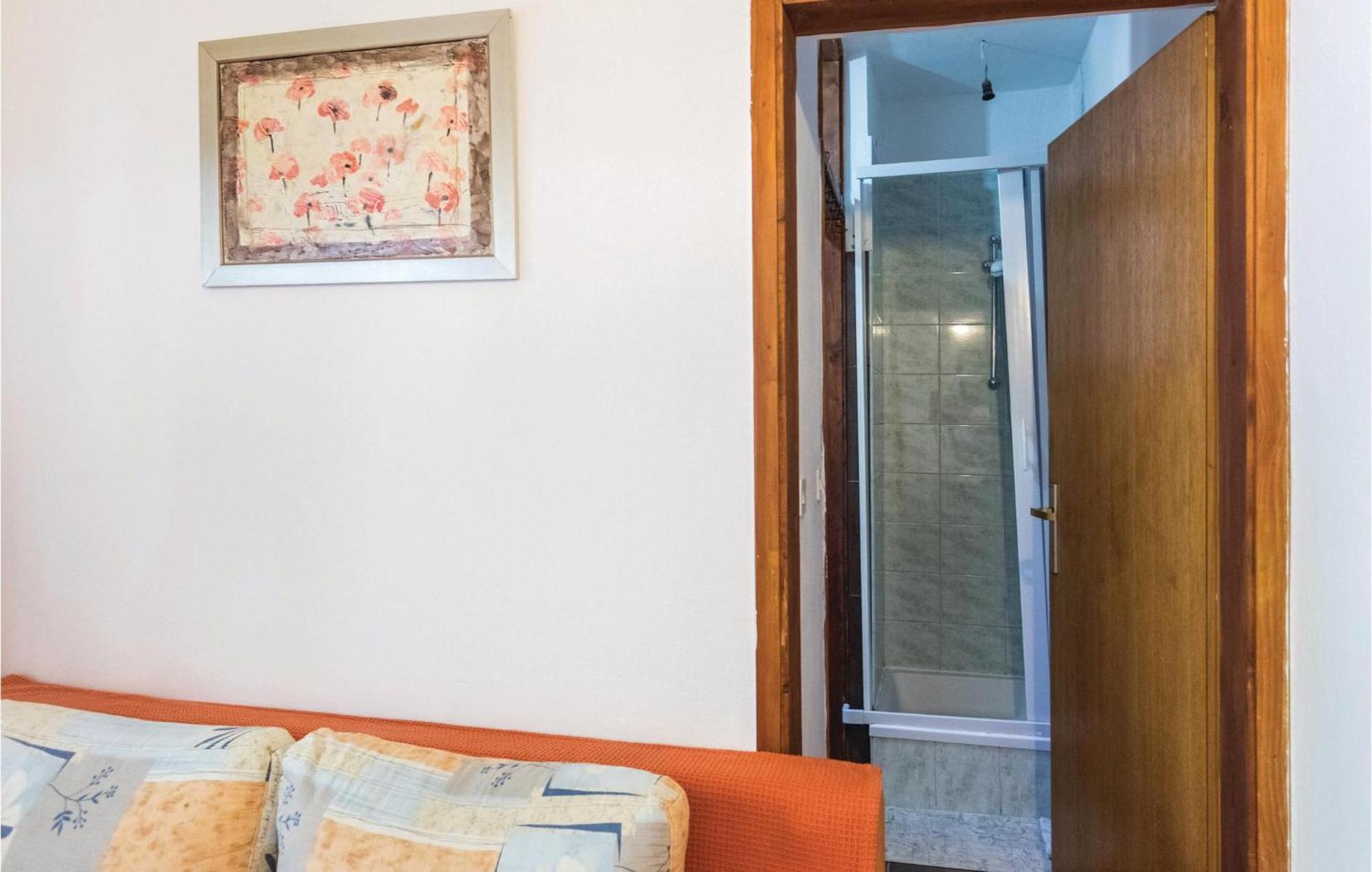 Awesome Apartment In Klek With Kitchen Bagian luar foto