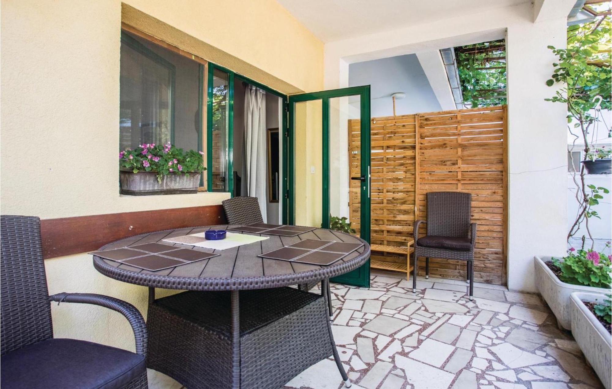 Awesome Apartment In Klek With Kitchen Bagian luar foto