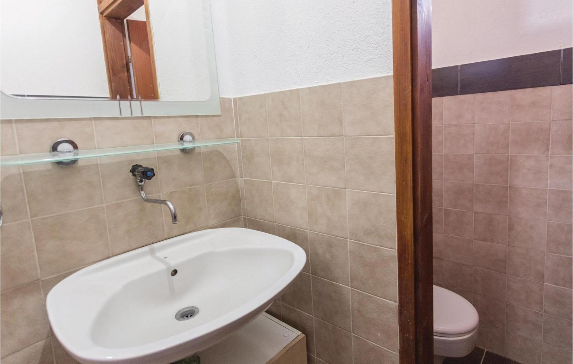 Awesome Apartment In Klek With Kitchen Bagian luar foto