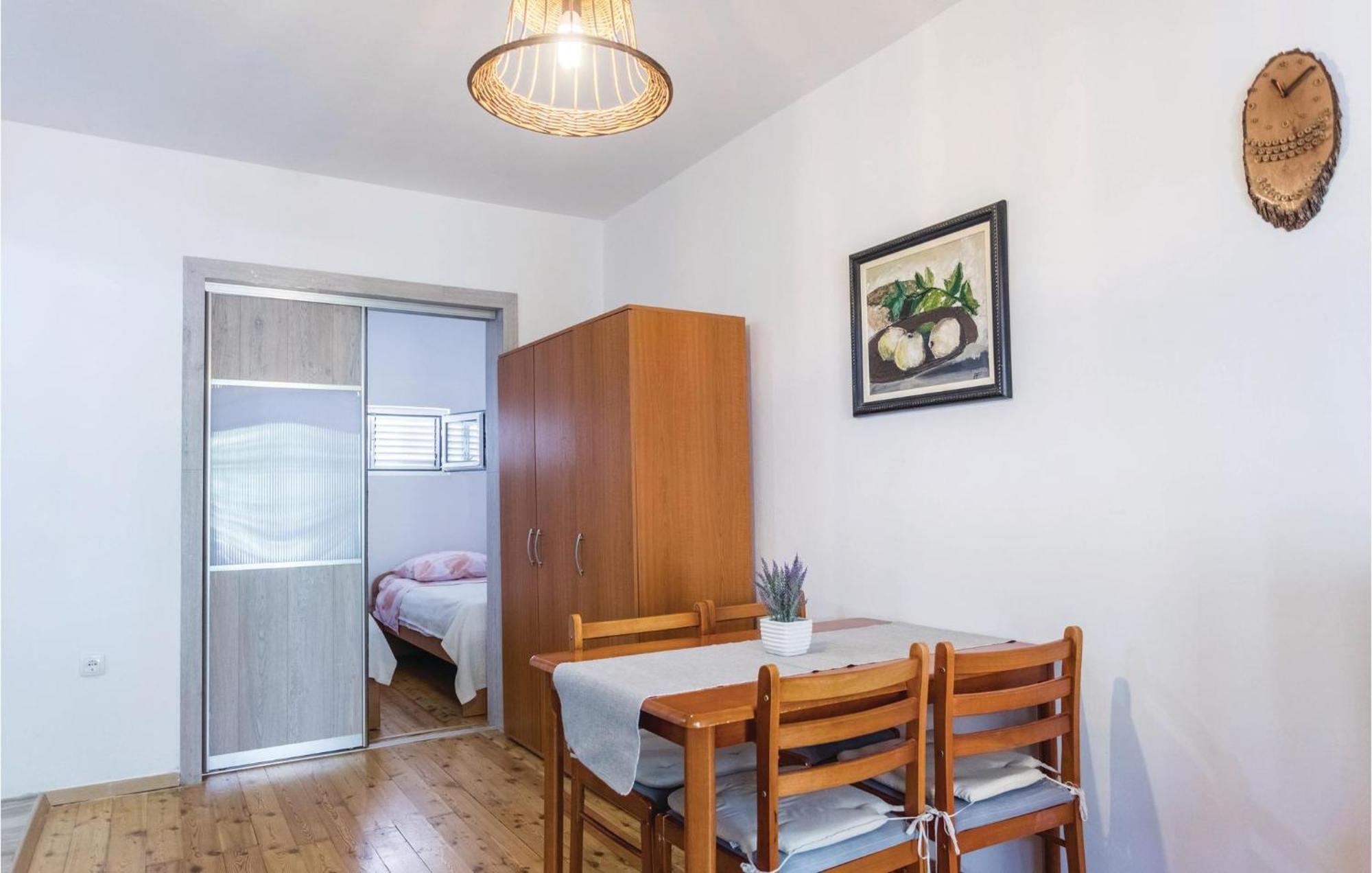 Awesome Apartment In Klek With Kitchen Bagian luar foto